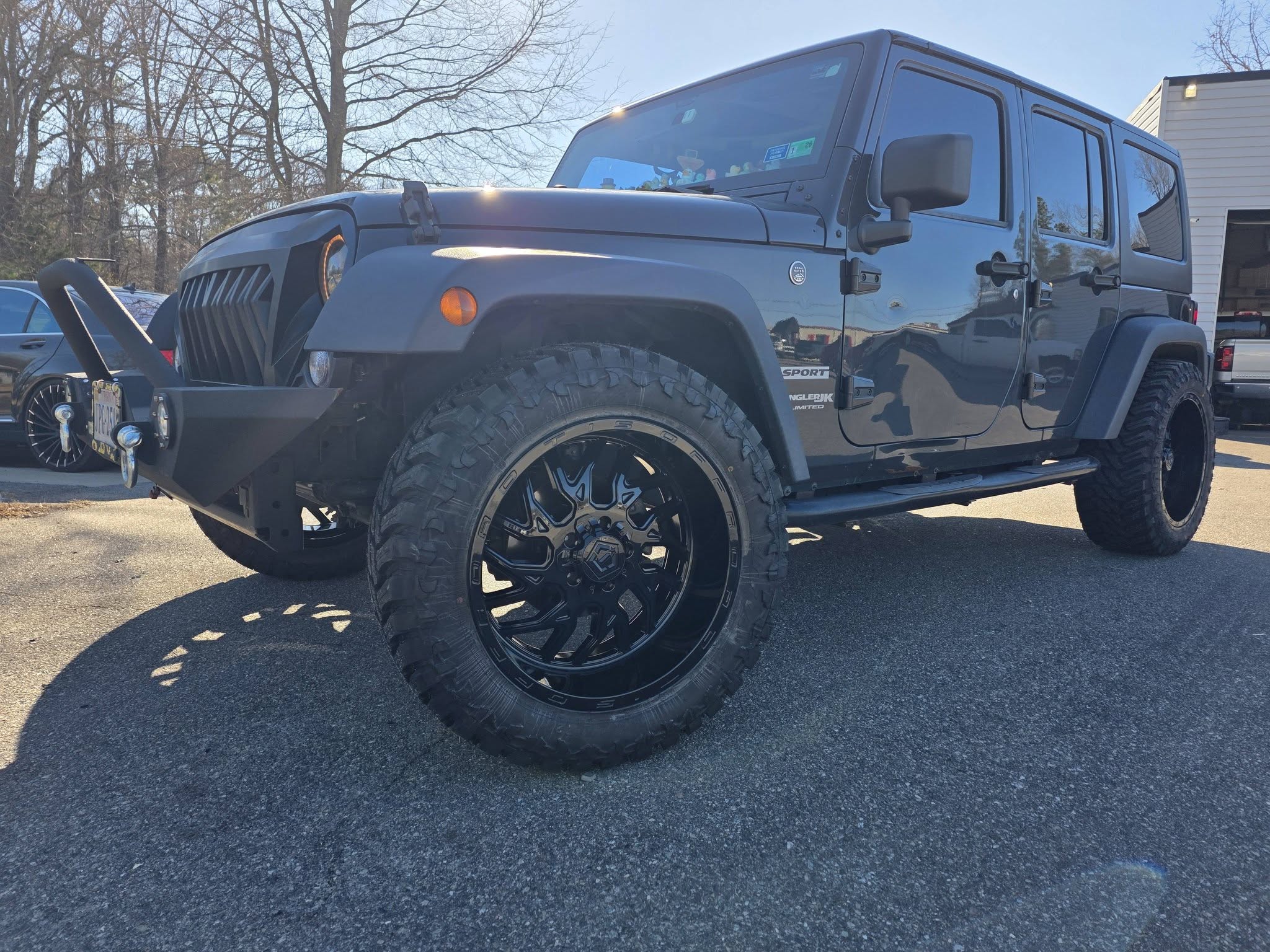 Jeep with custom wheel and tire setup